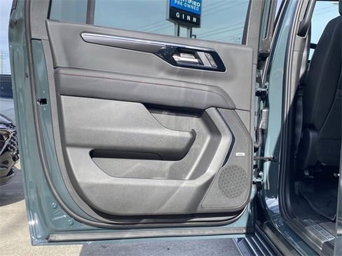 New 2026 Chevrolet Suburban RST w/ RST Capability Package image 33