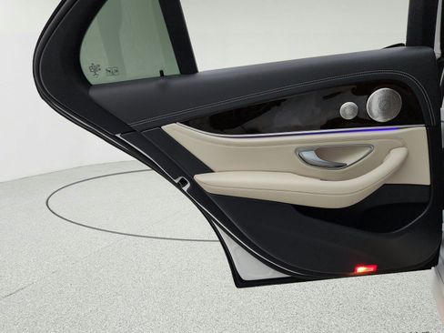 Used 2022 Mercedes-Benz E 350 Sedan image 23