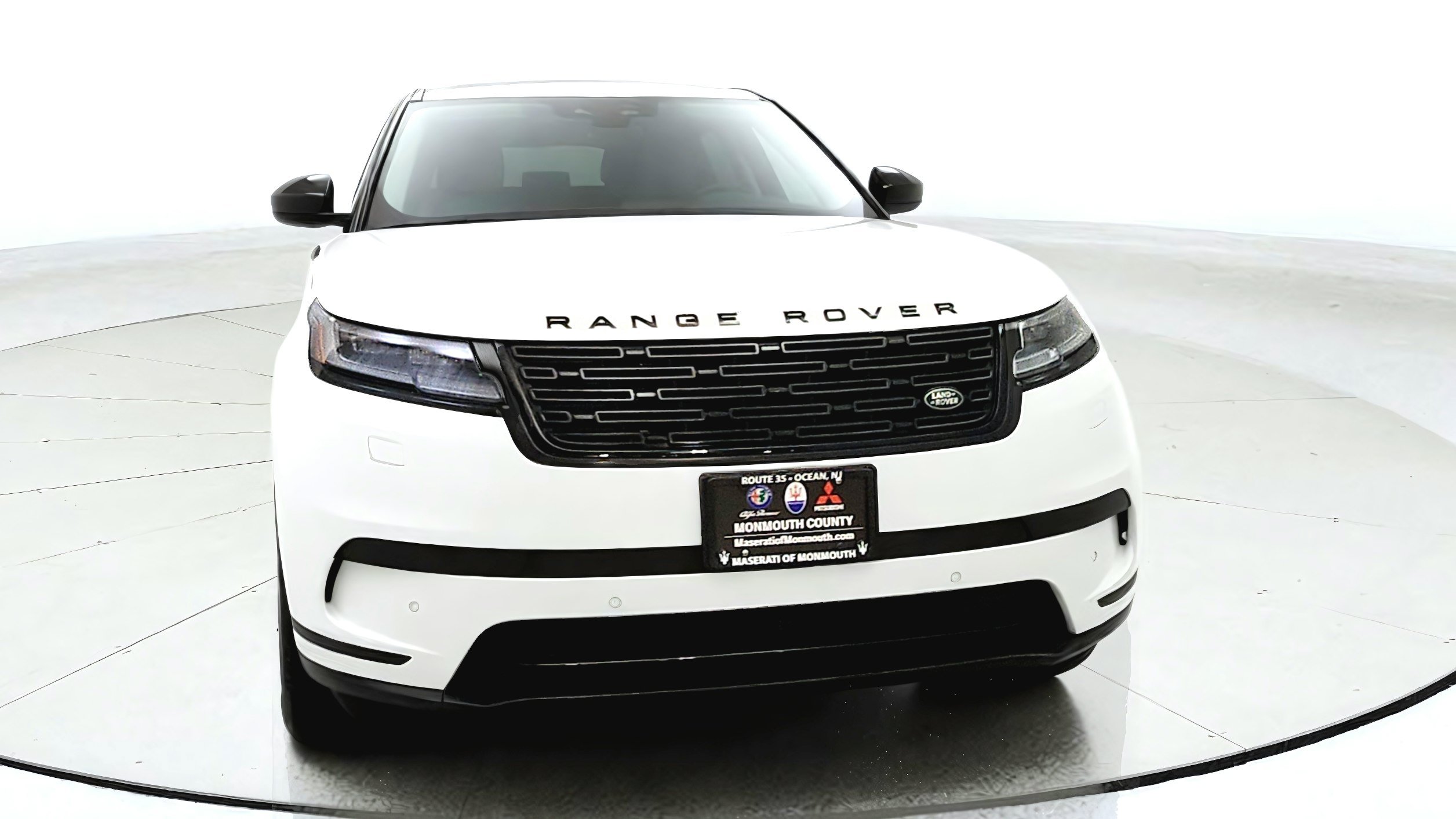 Used 2024 Land Rover Range Rover Velar S AWD/4WD image 2
