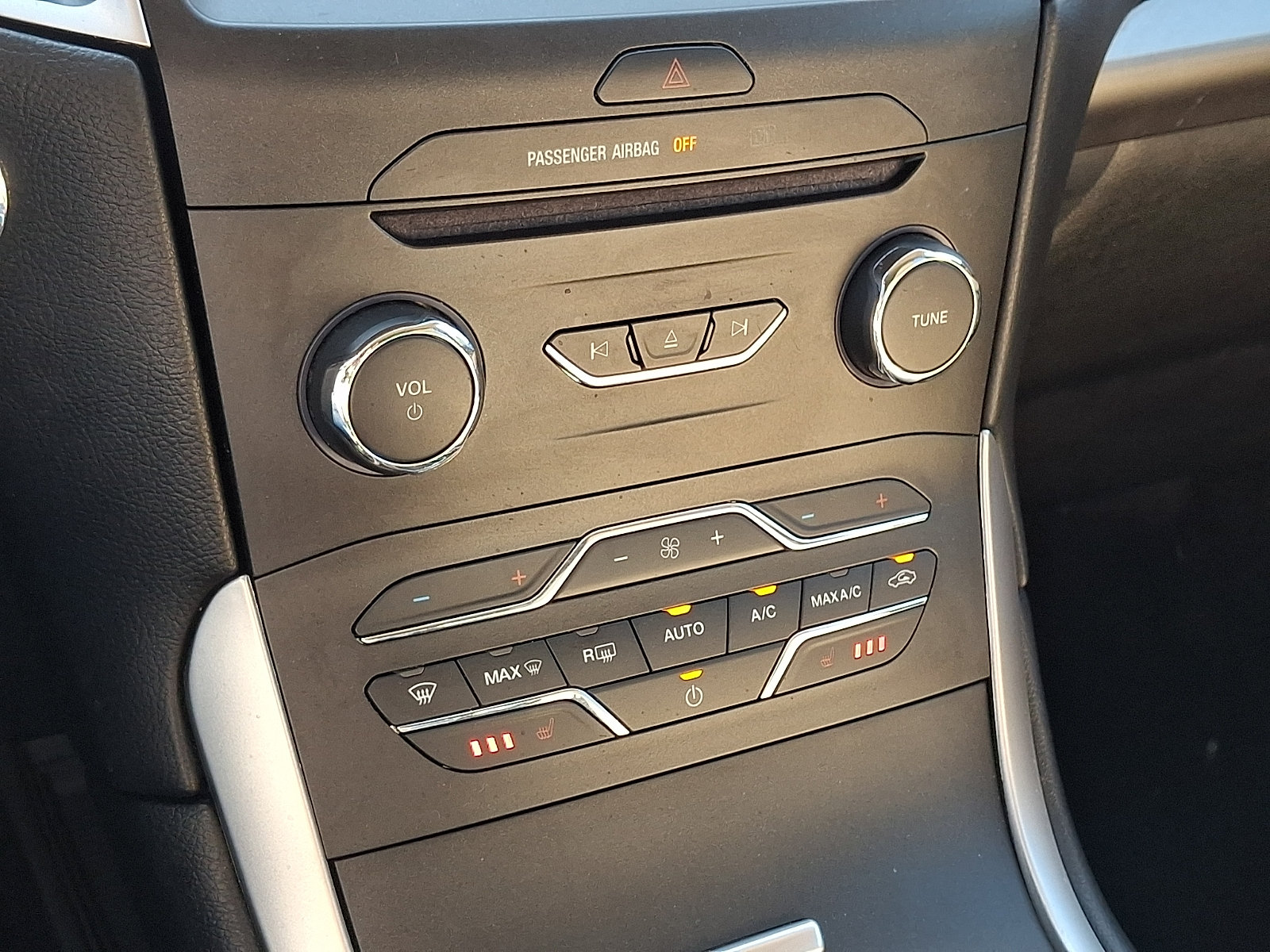Used 2015 Ford Edge SEL w/ Equipment Group 201A AWD/4WD image 17