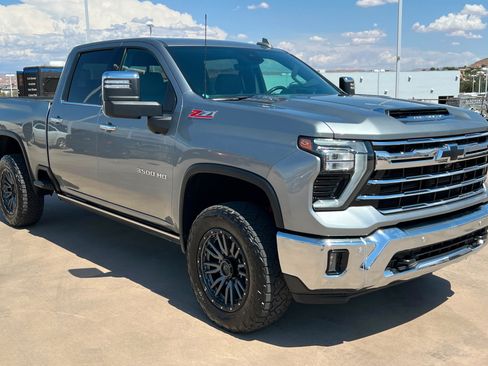 Used 2024 Chevrolet Silverado 3500 LTZ w/ LTZ Convenience Package AWD/4WD image 8