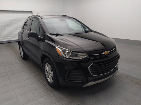 Used 2017 Chevrolet Trax LT w/ LT Convenience Package FWD image 13