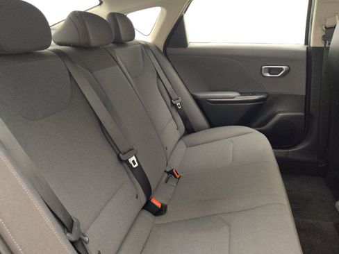 Used 2025 Kia K4 FWD image 19