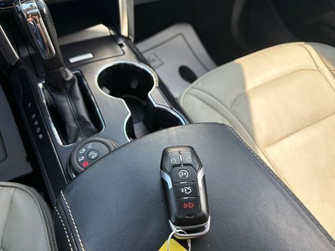 Used 2017 Ford Explorer Platinum AWD/4WD image 23