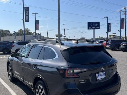 Used 2020 Subaru Outback Premium image 5