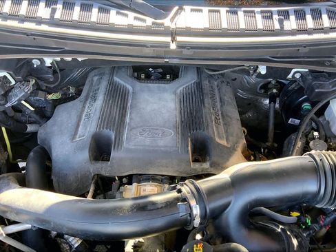 Used 2019 Ford Expedition Limited image 32