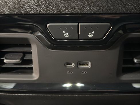 Used 2025 GMC Sierra 1500 AT4 w/ AT4 Premium Package image 15