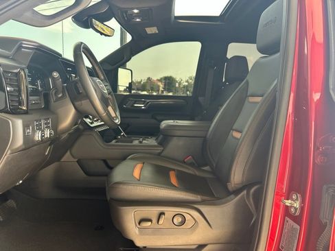 Used 2024 GMC Sierra 2500 AT4 w/ AT4 Premium Plus Package AWD/4WD image 8