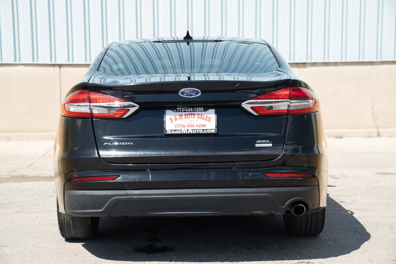 Used 2020 Ford Fusion SEL FWD image 14