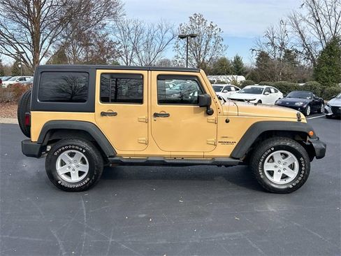 Used 2013 Jeep Wrangler Unlimited Sport image 3