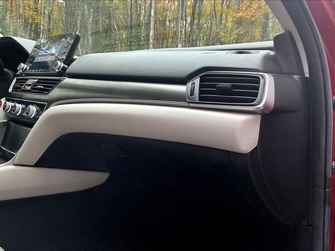 Used 2019 Honda Accord LX image 16
