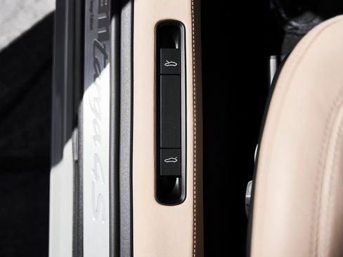 Used 2021 Porsche 911 Targa 4S image 38