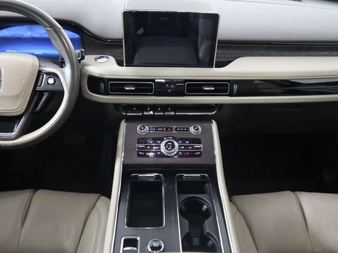 Used 2020 Lincoln Aviator Reserve w/ Equipment Group 202A image 14