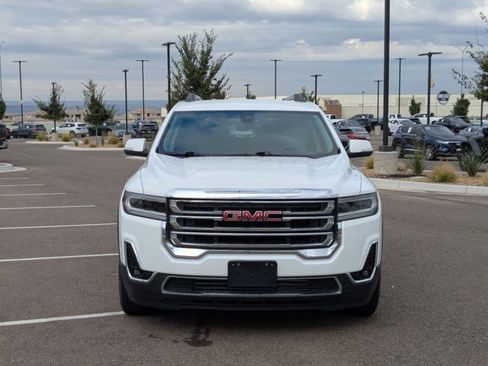 Used 2023 GMC Acadia SLT image 2