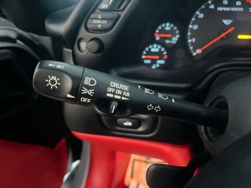 Used 2001 Chevrolet Corvette Convertible w/ Preferred Equipment Group2 RWD image 19