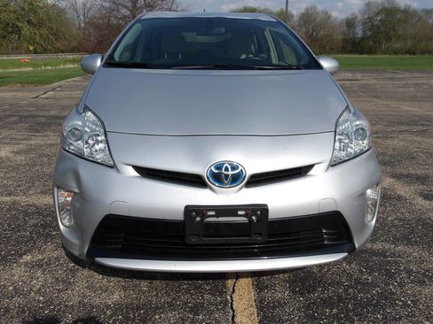 Used 2015 Toyota Prius Two image 3