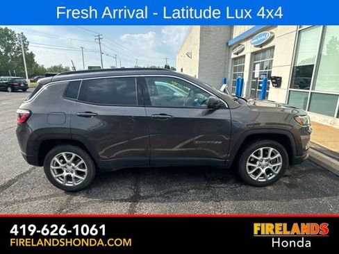 Used 2023 Jeep Compass Latitude AWD/4WD image 6