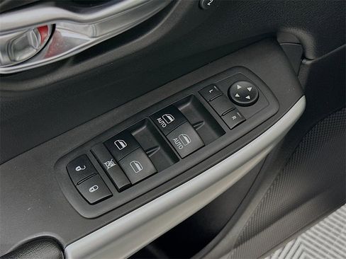 Used 2018 Jeep Cherokee Trailhawk w/ Quick Order Package 27L image 20