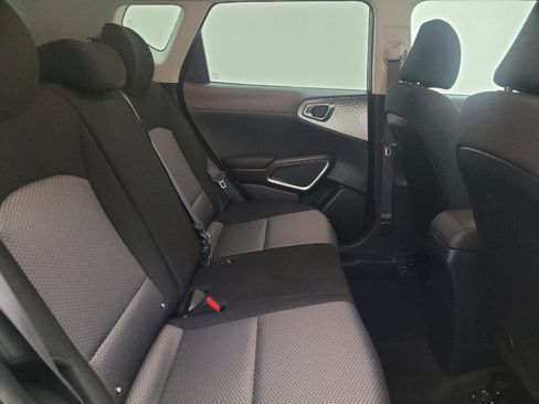 Used 2025 Kia Soul LX w/ LX Technology Package image 19