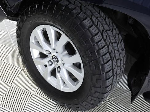 Used 2018 Toyota Land Cruiser AWD/4WD image 57