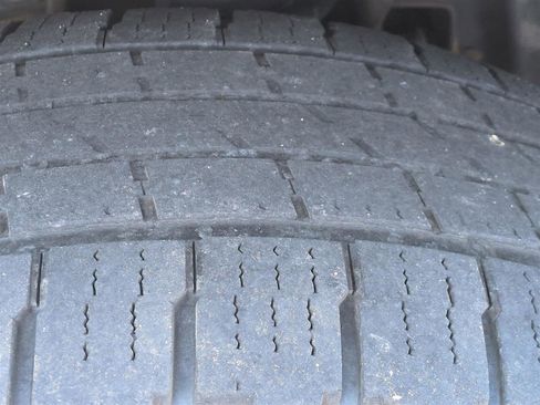 Used 2017 Cadillac Escalade Luxury image 11