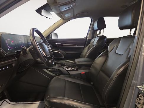 Used 2024 Kia Telluride LX AWD/4WD image 11