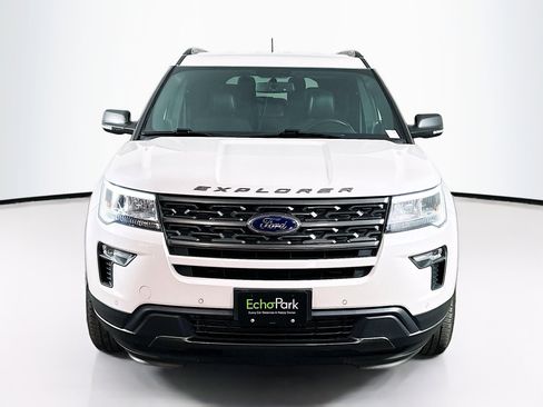 Used 2018 Ford Explorer XLT w/ Equipment Group 202A AWD/4WD image 2
