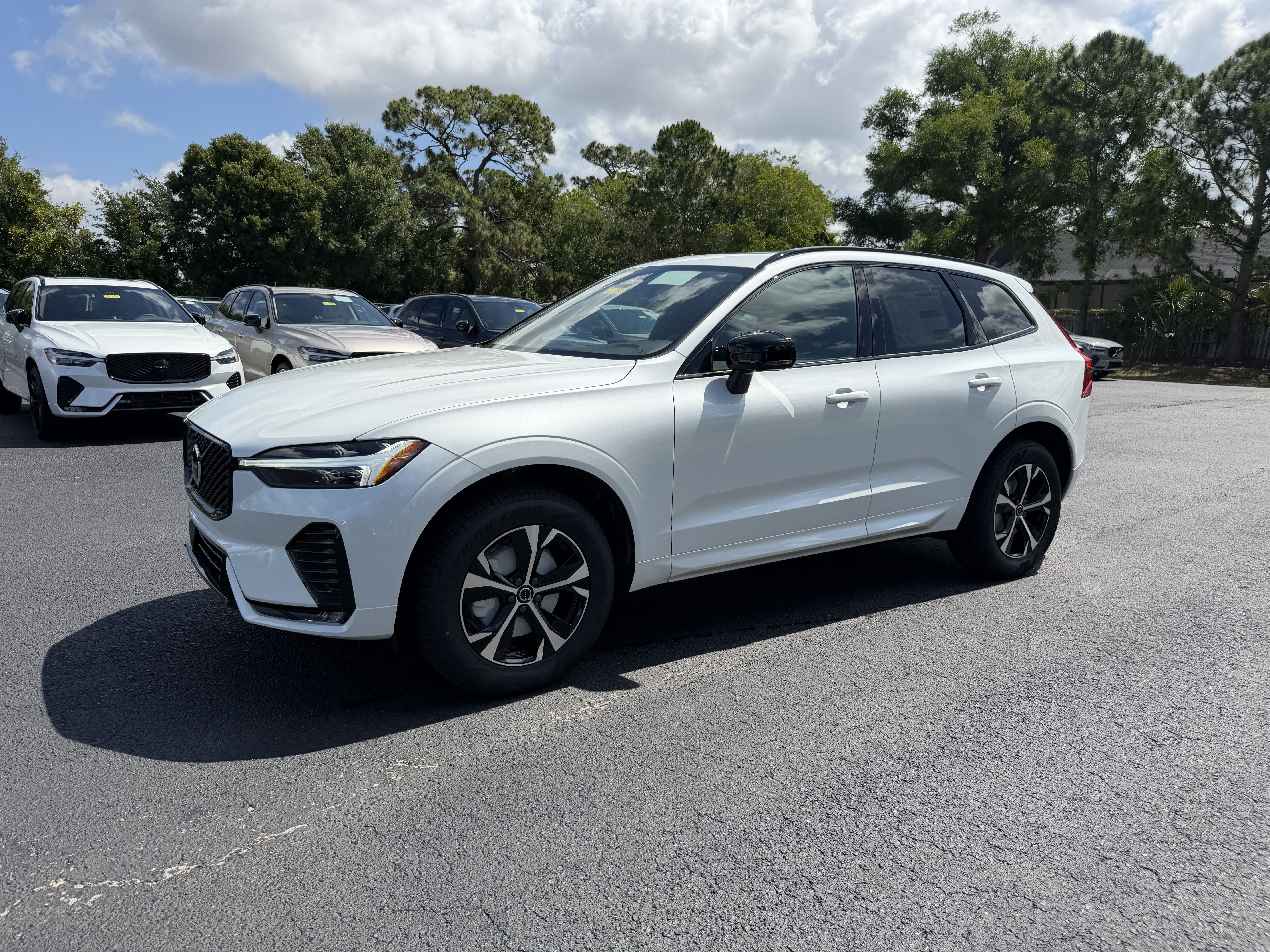 New 2026 Volvo XC60 B5 Core AWD/4WD image 7