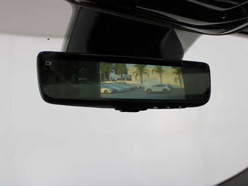 Used 2022 Jeep Grand Cherokee Overland w/ Luxury Tech Group IV image 17