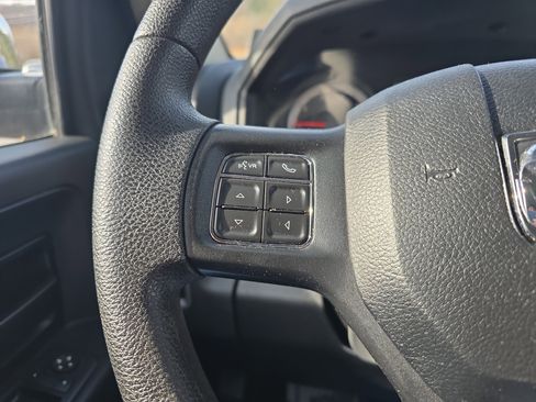 Used 2017 RAM 1500 Express image 20