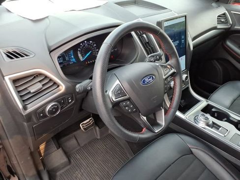 Certified 2024 Ford Edge ST-Line AWD/4WD image 17