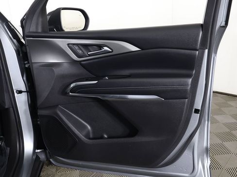 Used 2026 Chevrolet Traverse LT w/ Driver Confidence Package image 25