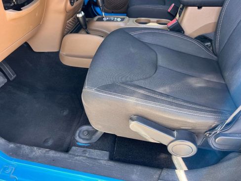 Used 2017 Jeep Wrangler Unlimited Sahara w/ Max Tow Package image 29