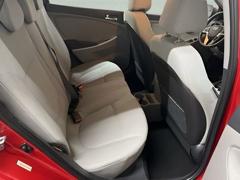 Used 2014 Hyundai Accent SE image 9