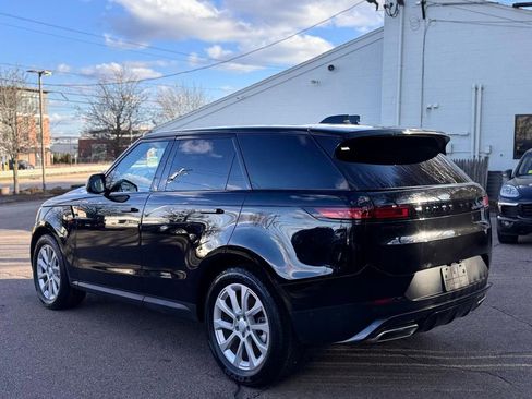 Used 2025 Land Rover Range Rover Sport SE AWD/4WD image 4