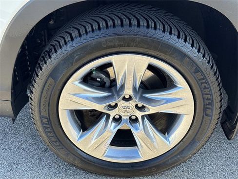 Used 2015 Toyota Highlander Limited image 9
