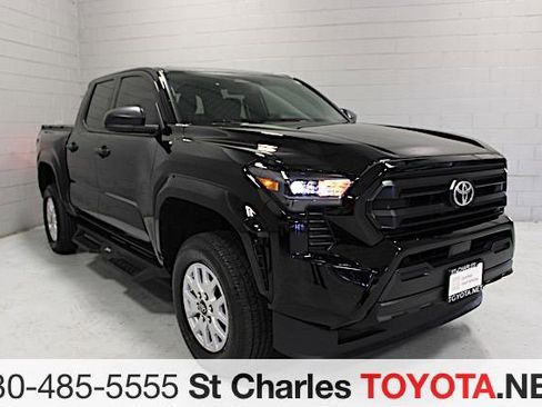 Certified 2025 Toyota Tacoma SR AWD/4WD image 1