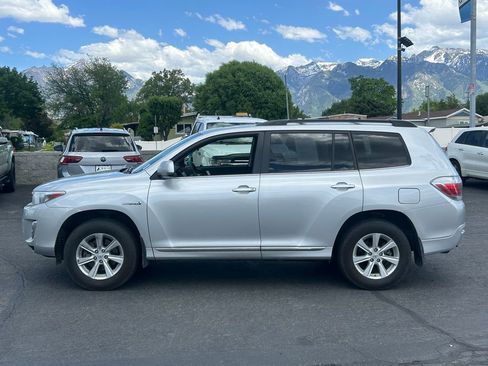 Used 2012 Toyota Highlander 4WD Hybrid w/ Leather Pkg image 8