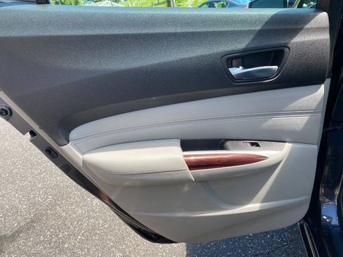 Used 2015 Acura TLX FWD image 24