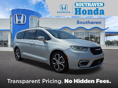 Used 2022 Chrysler Pacifica Pinnacle
