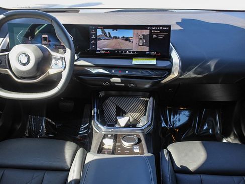 Used 2025 BMW X3 xDrive30i w/ Premium Package image 12