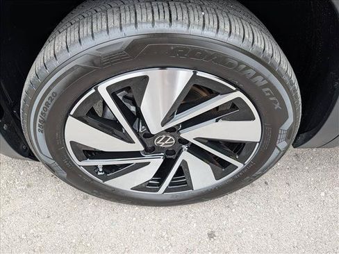 Certified 2025 Volkswagen Atlas SEL AWD/4WD image 9