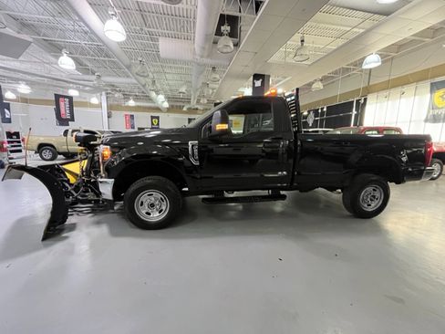 Used 2019 Ford F250 XL w/ XL Value Package image 2