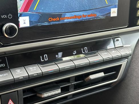 Used 2025 Toyota Camry LE image 18