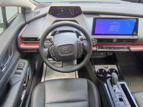 Used 2024 Toyota Prius Prime FWD image 11