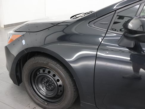 Used 2021 Toyota Corolla LE FWD image 30