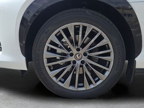 New 2026 Lexus RZ 450e AWD image 9