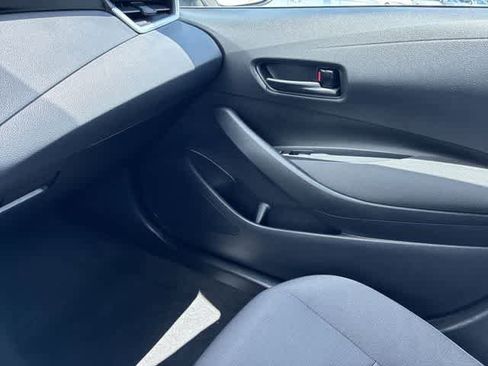 Used 2022 Toyota Corolla LE FWD image 31