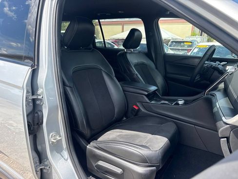 Used 2024 Jeep Grand Cherokee L Laredo AWD/4WD image 18