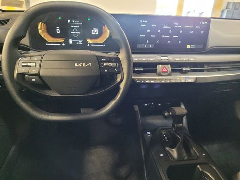 Used 2025 Kia K4 FWD image 22